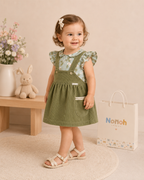 Conjunto Liz – Vista lateral com fundo floral